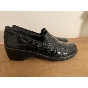 Clarks 9 Women's May Marigold black shoes loafer clogs patent crocodile
